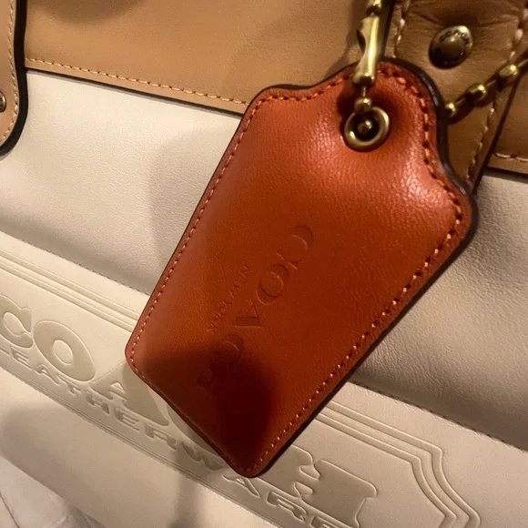 NWT Coach Quilted Large Field Tote - Picture 7 of 16